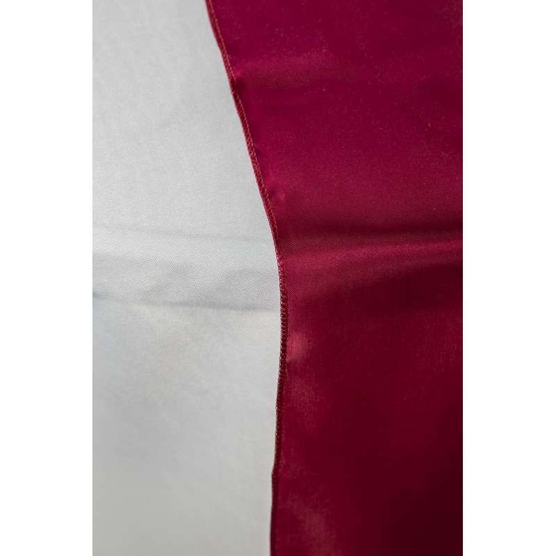 Chemin de table bordeaux satin